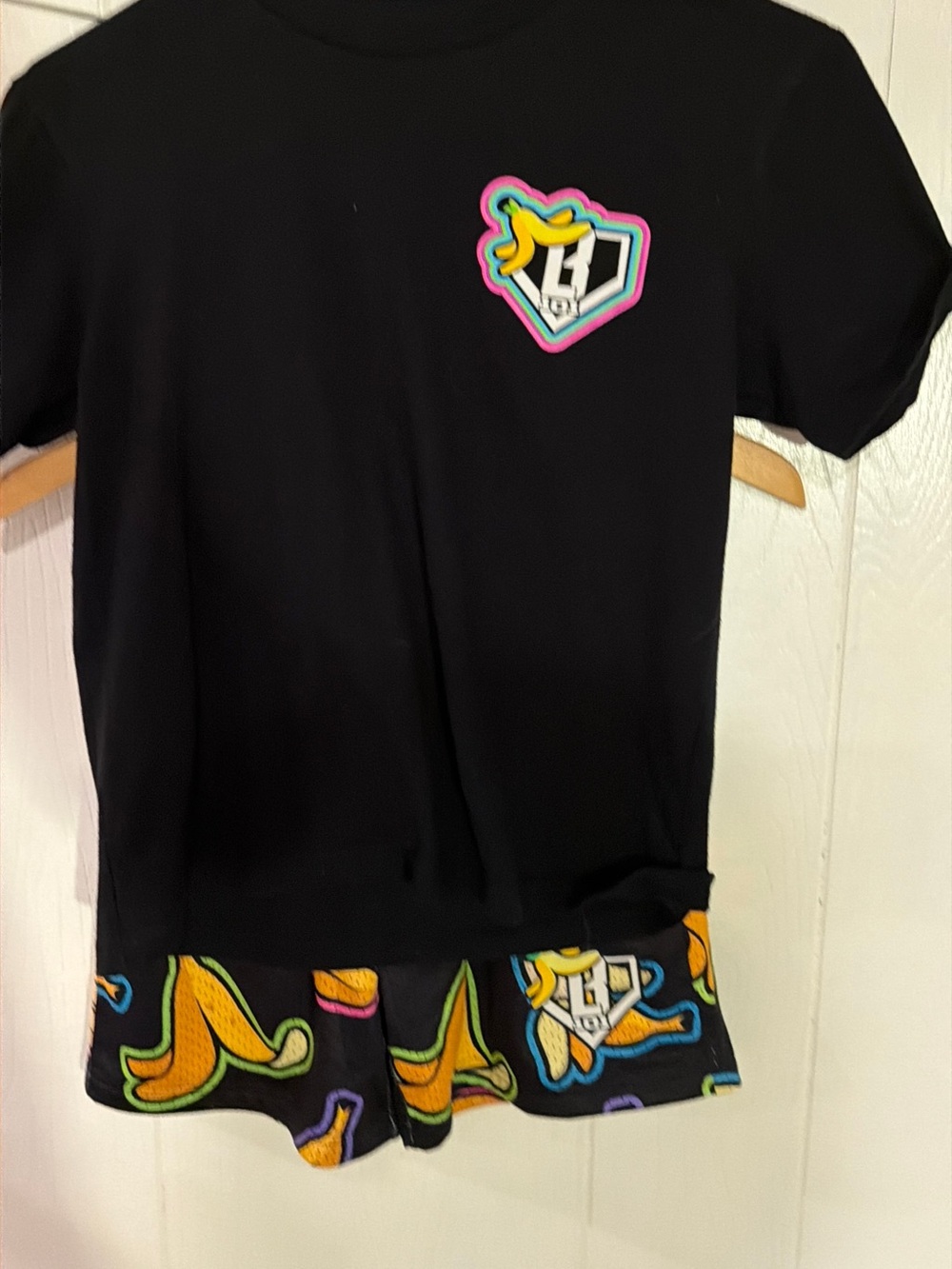 Black Graphic Tee and shorts - Picture 4 of 7